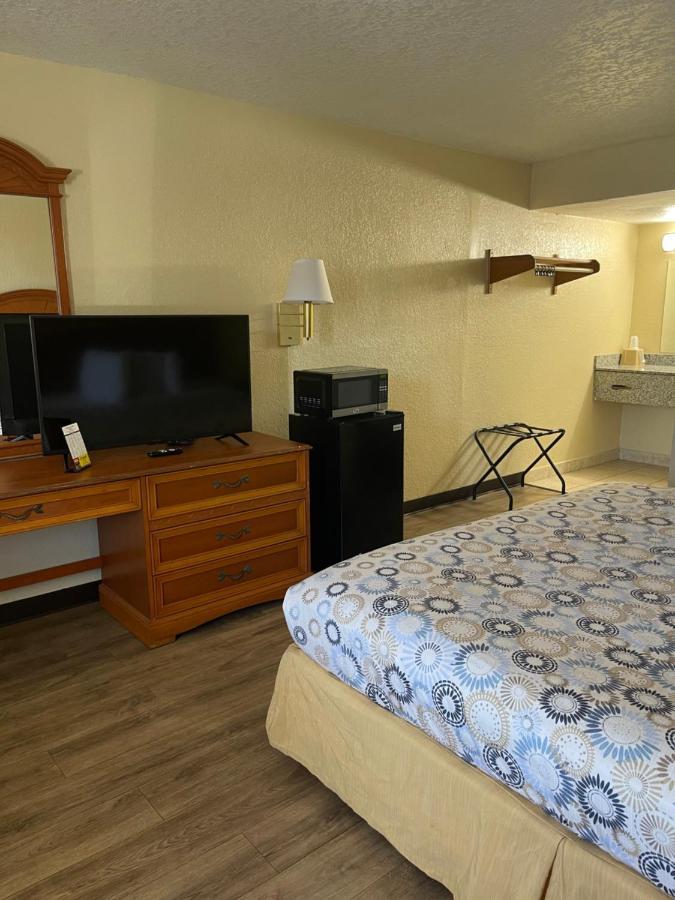 Hole Inn The Wall Hotel - Fort Walton Beach - Sunset Plaza - Nearby Beaches & Hurlburt Exteriér fotografie