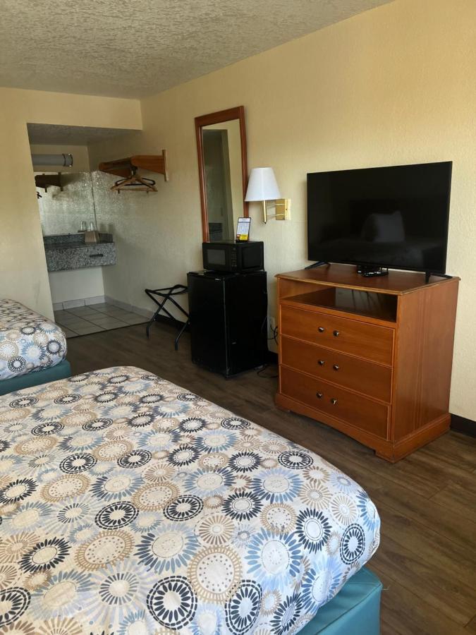 Hole Inn The Wall Hotel - Fort Walton Beach - Sunset Plaza - Nearby Beaches & Hurlburt Exteriér fotografie