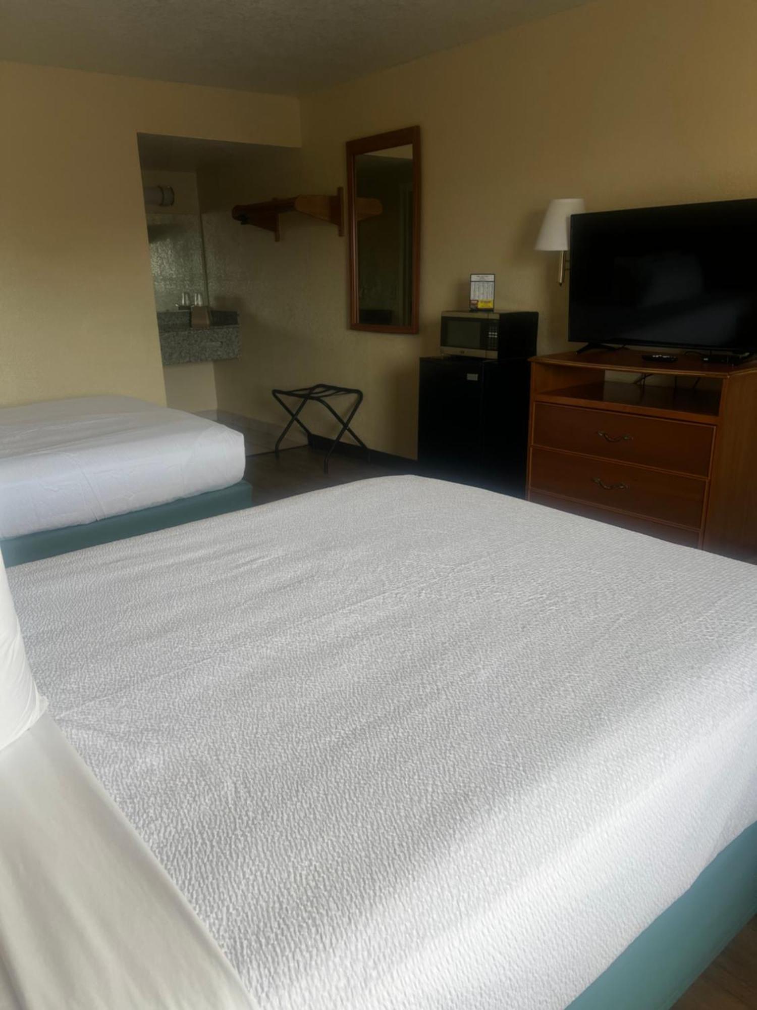 Hole Inn The Wall Hotel - Fort Walton Beach - Sunset Plaza - Nearby Beaches & Hurlburt Exteriér fotografie