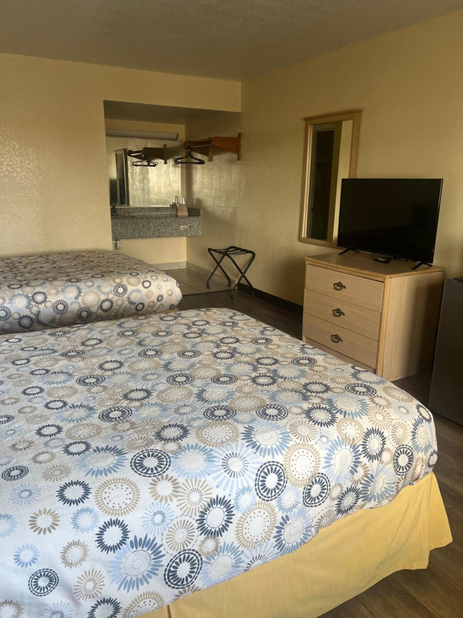 Hole Inn The Wall Hotel - Fort Walton Beach - Sunset Plaza - Nearby Beaches & Hurlburt Exteriér fotografie