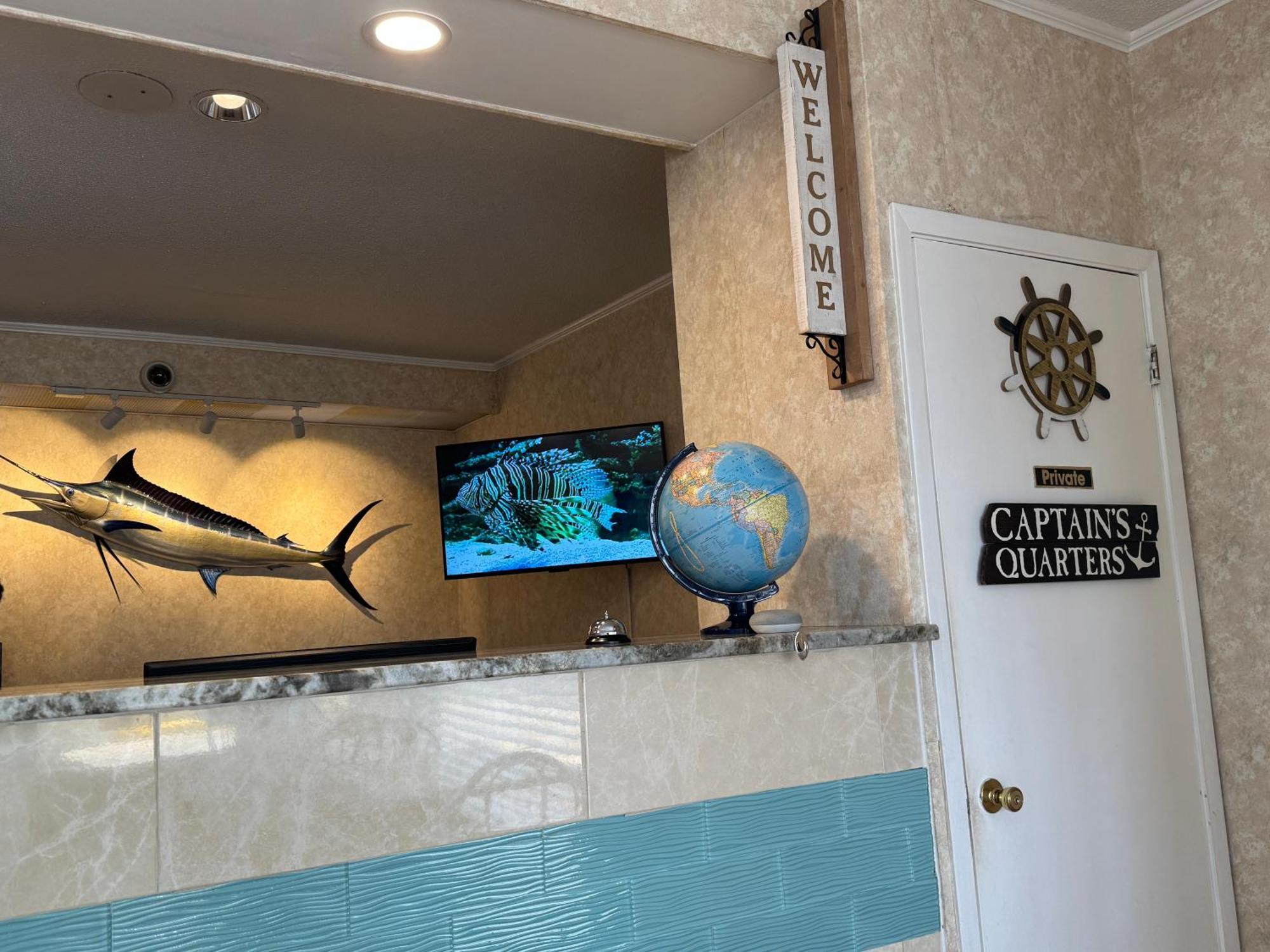 Hole Inn The Wall Hotel - Fort Walton Beach - Sunset Plaza - Nearby Beaches & Hurlburt Exteriér fotografie