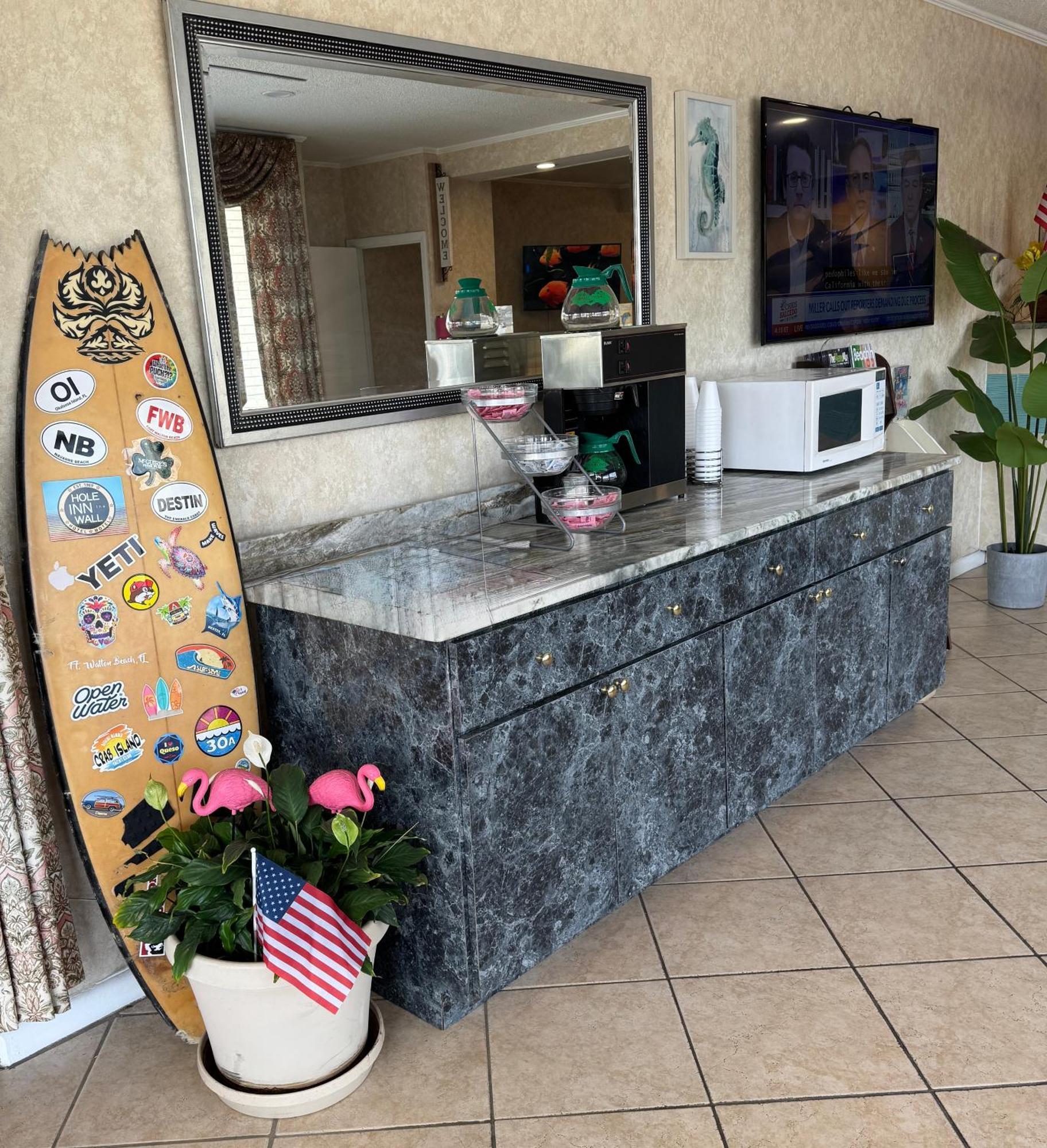 Hole Inn The Wall Hotel - Fort Walton Beach - Sunset Plaza - Nearby Beaches & Hurlburt Exteriér fotografie